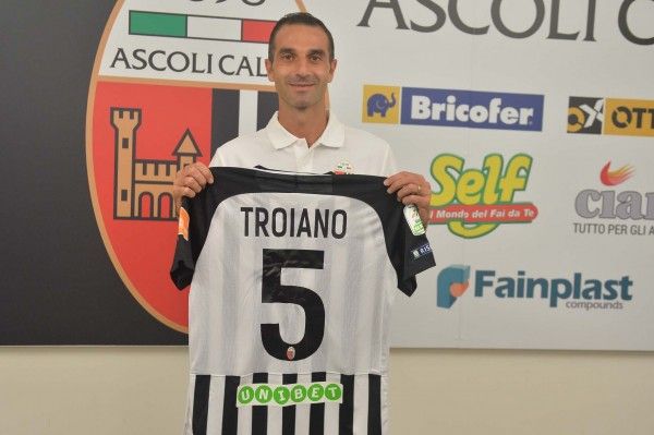 michele troiano centrocampista dell'Ascoli